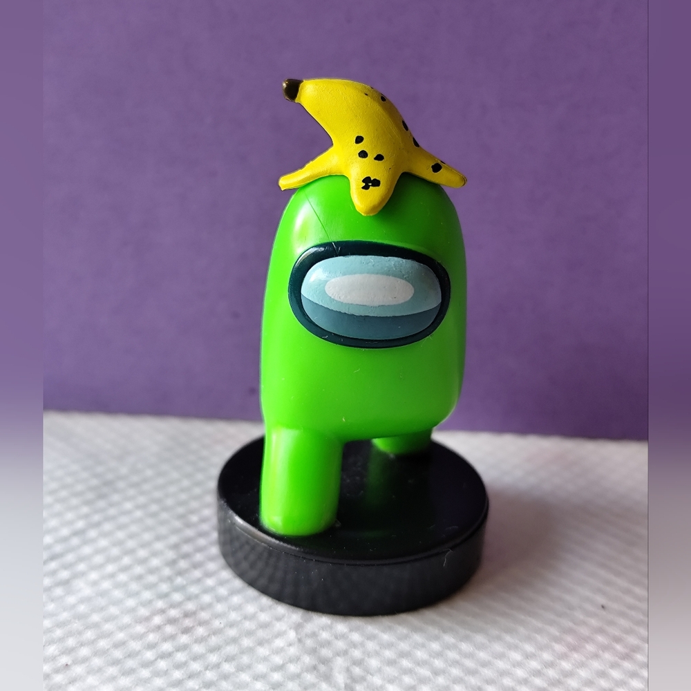 3/$20💗Toikido Among Us Crewmates Stampers Green Character Figure w/ Banana Hat